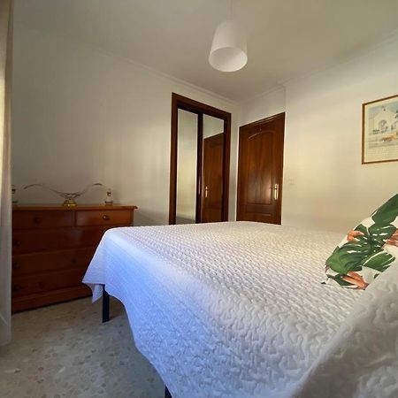 Apartamento Familiar En Barrio Reina Victoria Huelva Exteriör bild