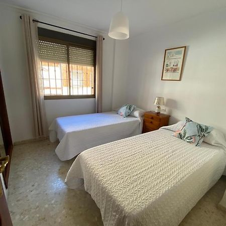 Apartamento Familiar En Barrio Reina Victoria Huelva Exteriör bild