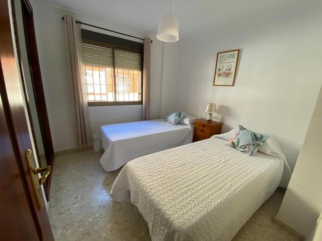 Apartamento Familiar En Barrio Reina Victoria Huelva Exteriör bild