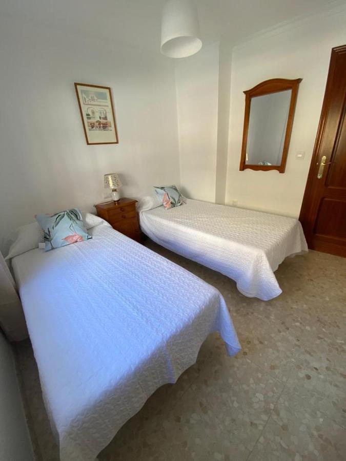 Apartamento Familiar En Barrio Reina Victoria Huelva Exteriör bild