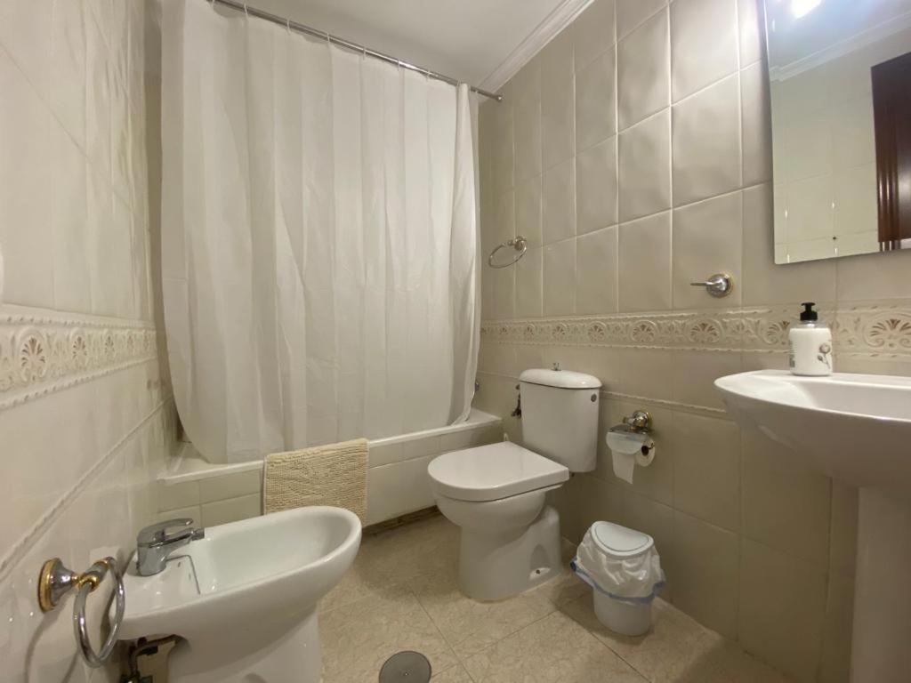 Apartamento Familiar En Barrio Reina Victoria Huelva Exteriör bild